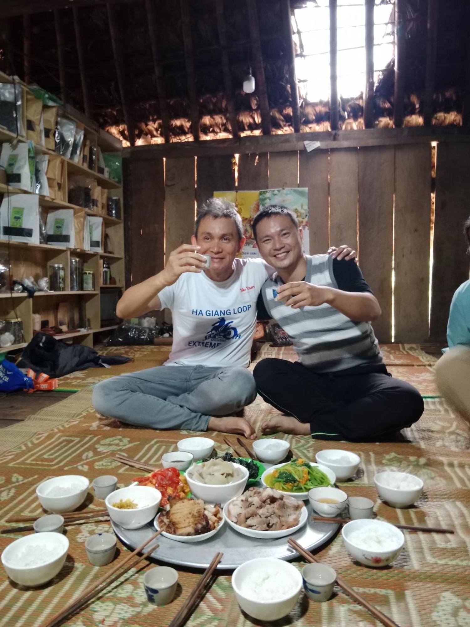 Hotel Ha Giang Yolo House And Loop Tours Exterior foto